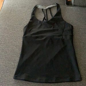 Medium black workout tank top